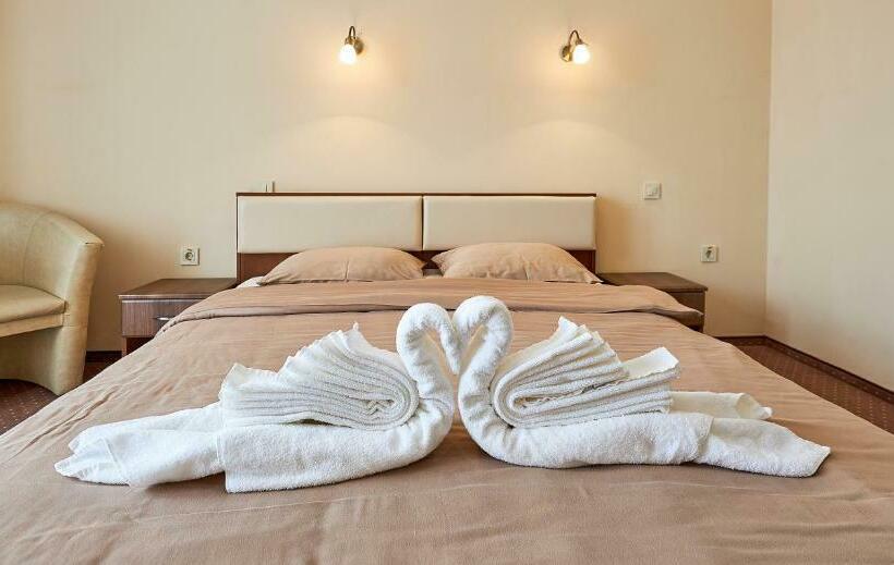 پانسیون Holidays Club Resorts