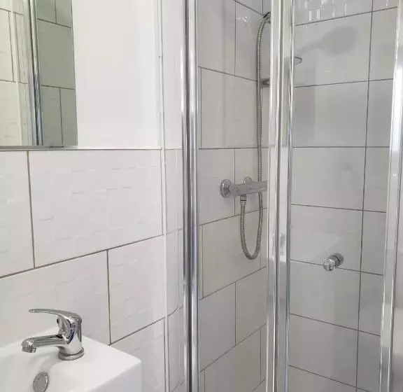 Majatalo Vibrant Single Room Only For One Adult