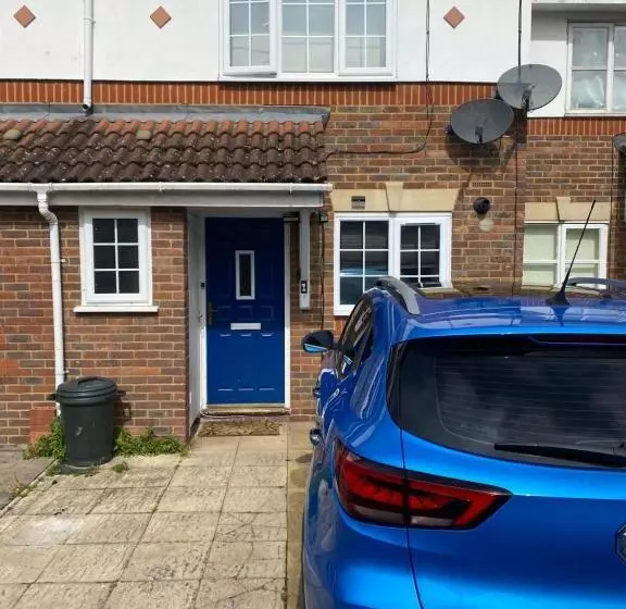 Majatalo Vibrant Single Room Only For One Adult