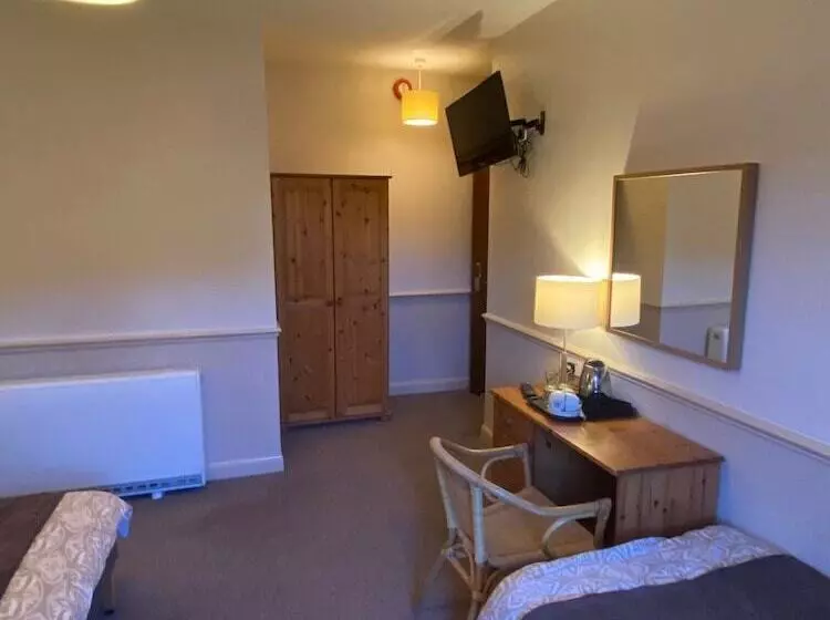 هاستل Queens Ground