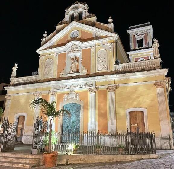 تختخواب و صبحانه Marinas