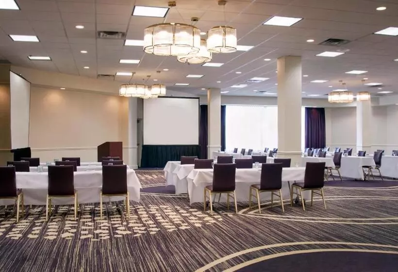 Best Western Brooklyn Center Hotel & Conference Center