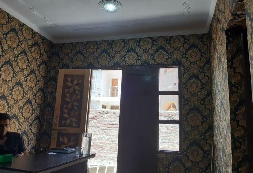 بنسيون Aisha Guest House