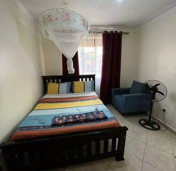 پانسیون Pearl Suites   Bukoto