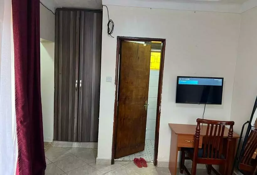 پانسیون Pearl Suites   Bukoto