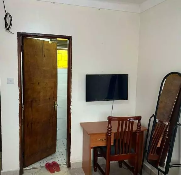 پانسیون Pearl Suites   Bukoto