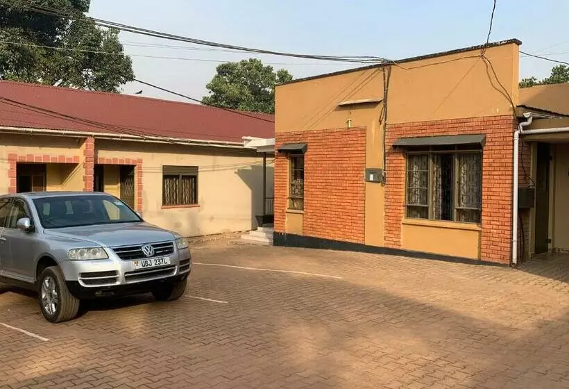 پانسیون Pearl Suites   Bukoto