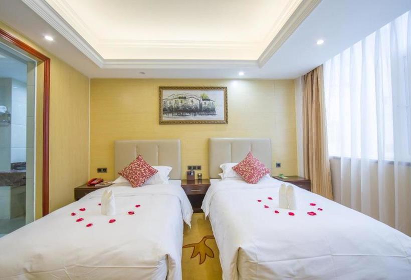 בית מלון כפרי Guodong Chengdu Grand