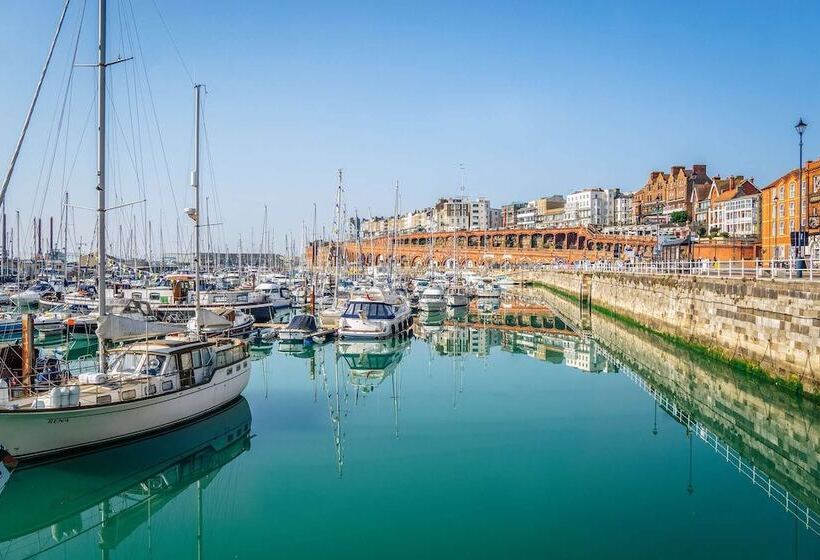 Beautiful Apartment On Ramsgate Sea Front