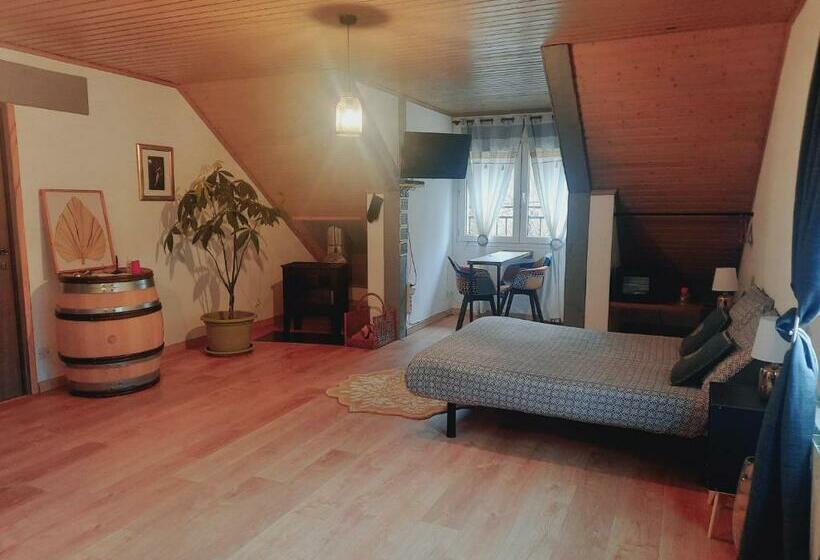 ベッドアンドブレックファースト Chambre D Hôte De La Source Bleue