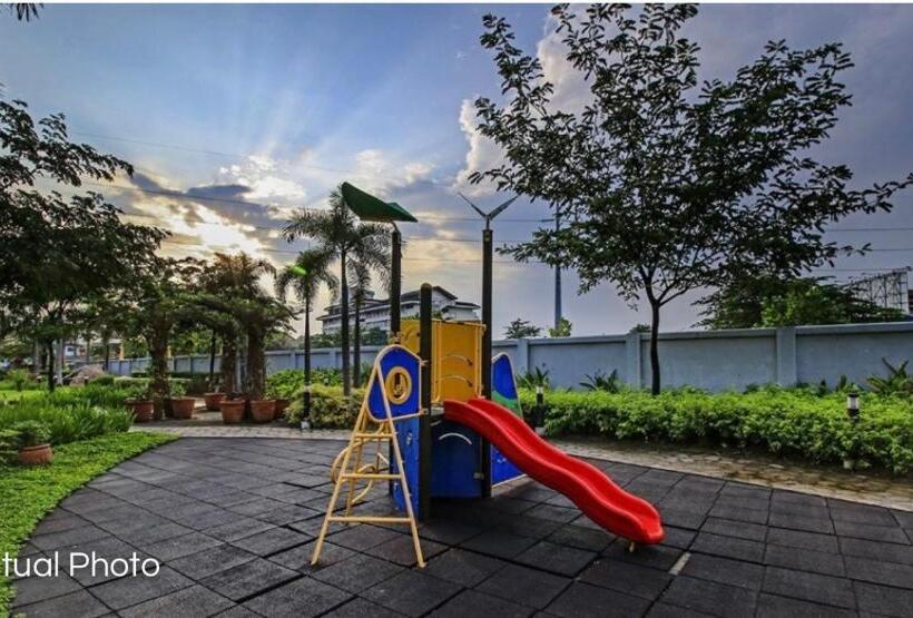 Lovely 2 Br Condo With Free Secured Parking