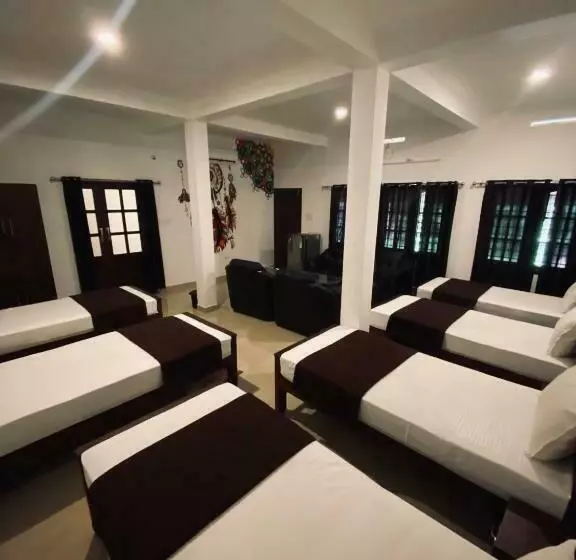 3 Hills Hostel