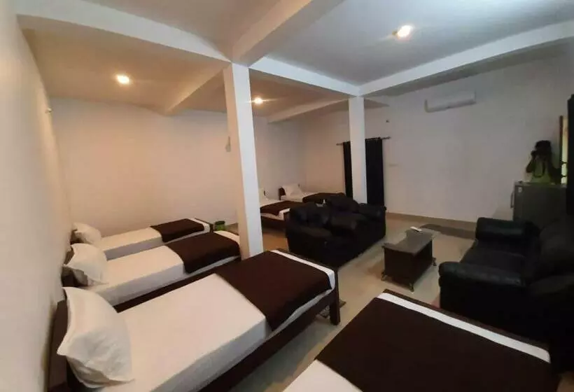 3 Hills Hostel
