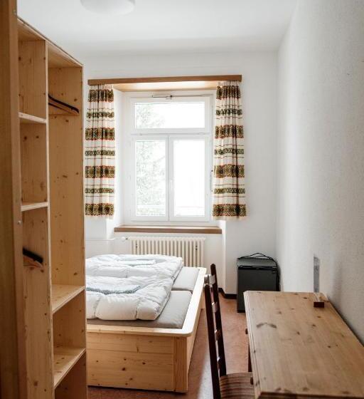 호스텔 Gruppenhaus Lindenhof Churwalden