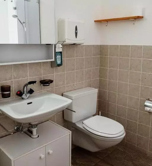 ユースホステル Gruppenhaus Lindenhof Churwalden