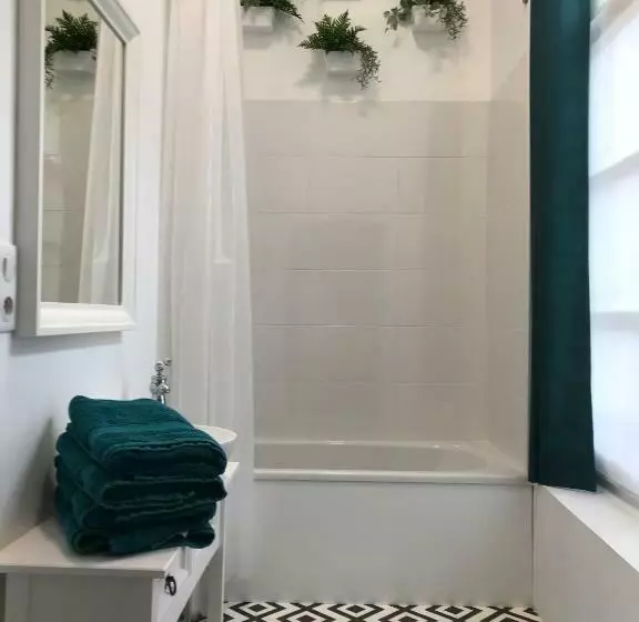 ベッドアンドブレックファースト Aux Remparts De Montreuil