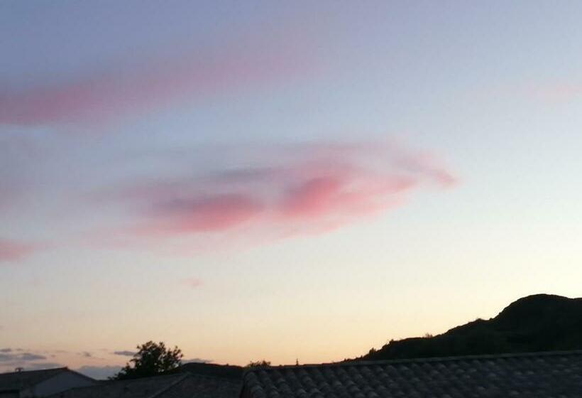 مبيت وإفطار Evana