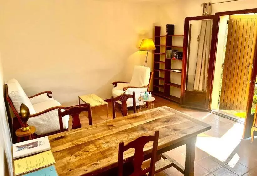 Aamiaismajoitus (B&B) Le Mazet De Choubouloute