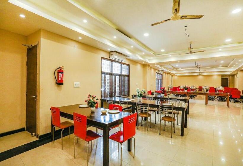 Fabhotel Gk Residency