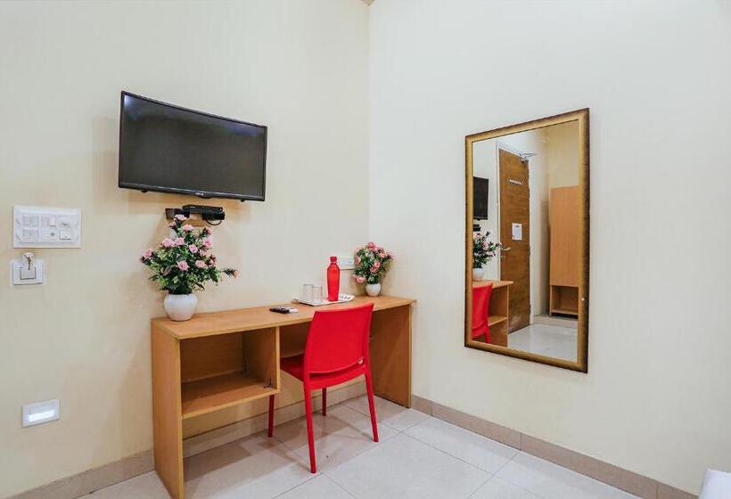 Fabhotel Gk Residency