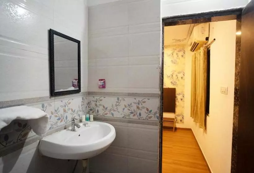 Tripli Hotels Arunoday Palace