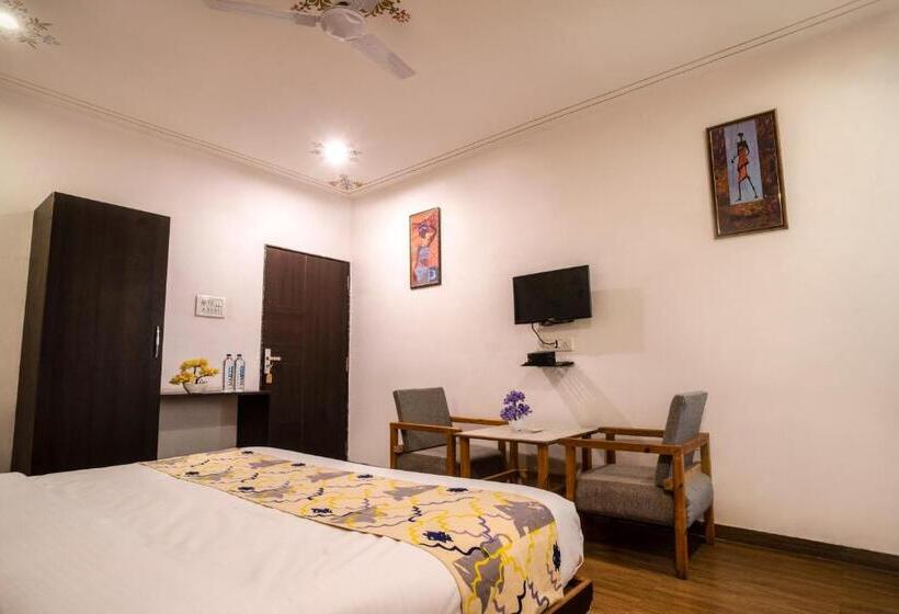 Tripli Hotels Arunoday Palace