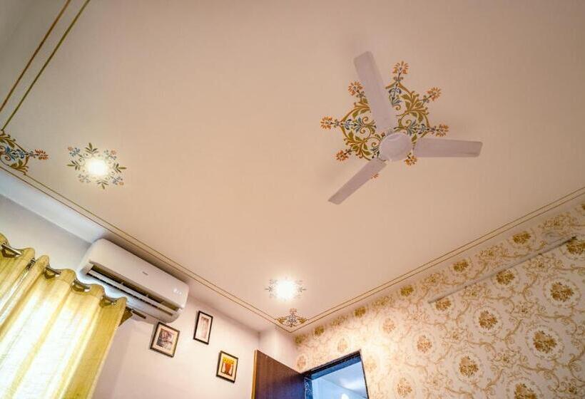 Tripli Hotels Arunoday Palace