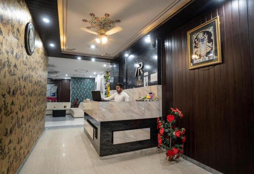 Tripli Hotels Arunoday Palace