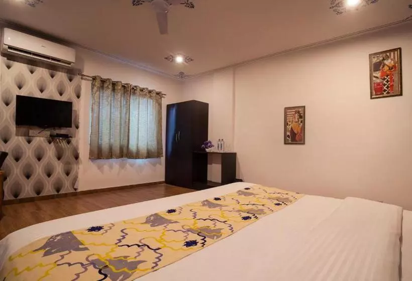 Tripli Hotels Arunoday Palace