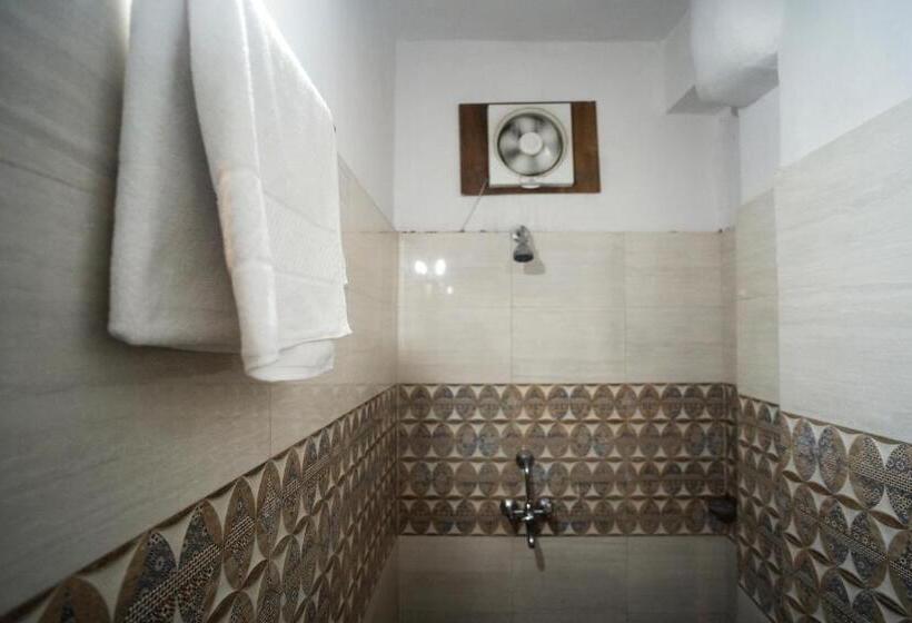 Tripli Hotels Arunoday Palace