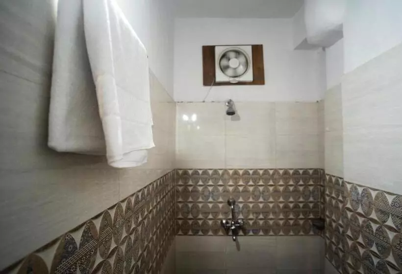 Tripli Hotels Arunoday Palace