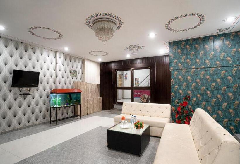 Tripli Hotels Arunoday Palace