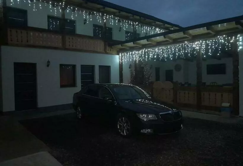 ペンション Casa De Lângă Pădure