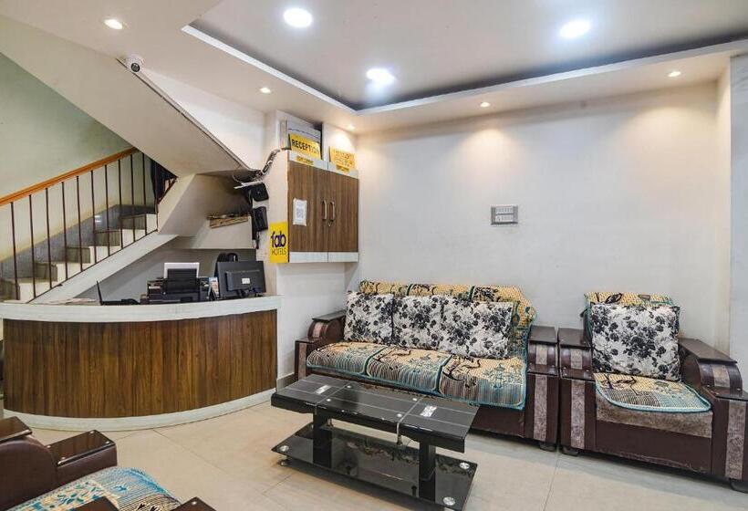 ベッドアンドブレックファースト Fabhotel Raj Niwas