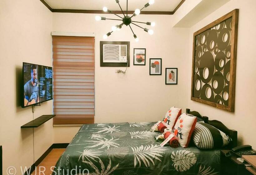 Centropolis Queen Bed Suite  Modern Posh Style