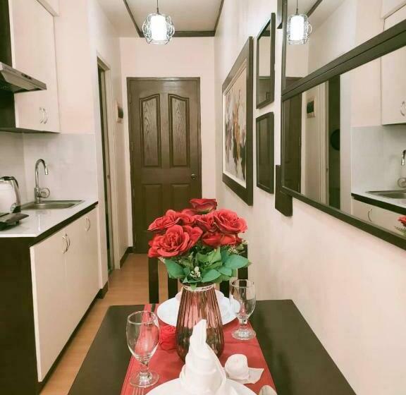 Centropolis Queen Bed Suite  Modern Posh Style