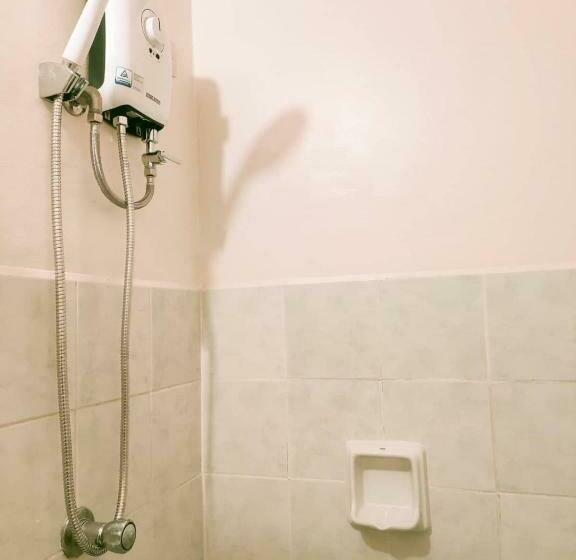 Centropolis Queen Bed Suite  Modern Posh Style