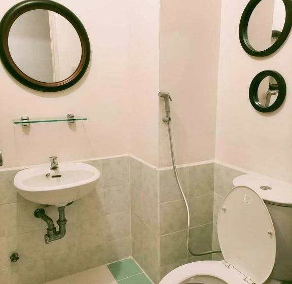 Centropolis Queen Bed Suite  Modern Posh Style