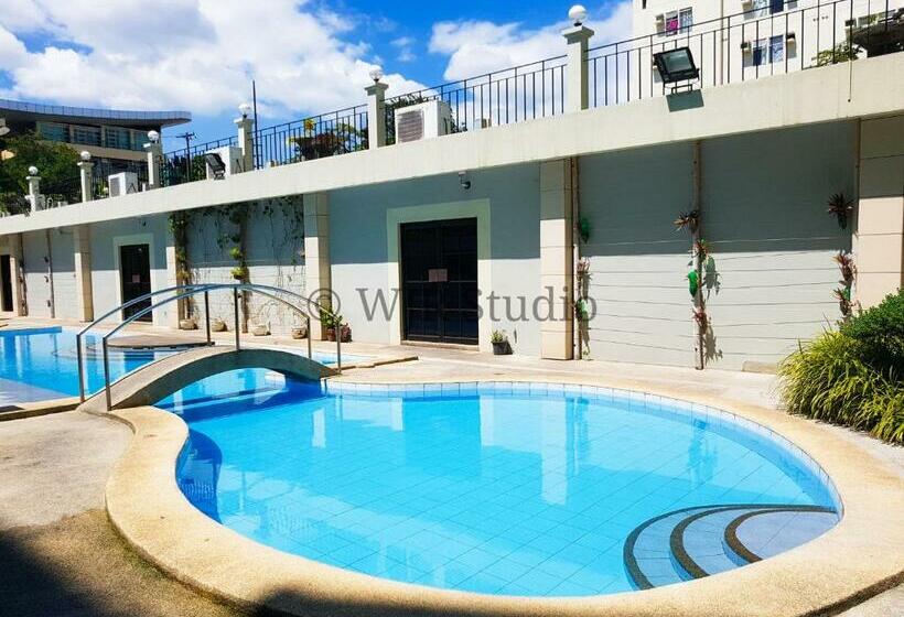 Centropolis Queen Bed Suite  Modern Posh Style