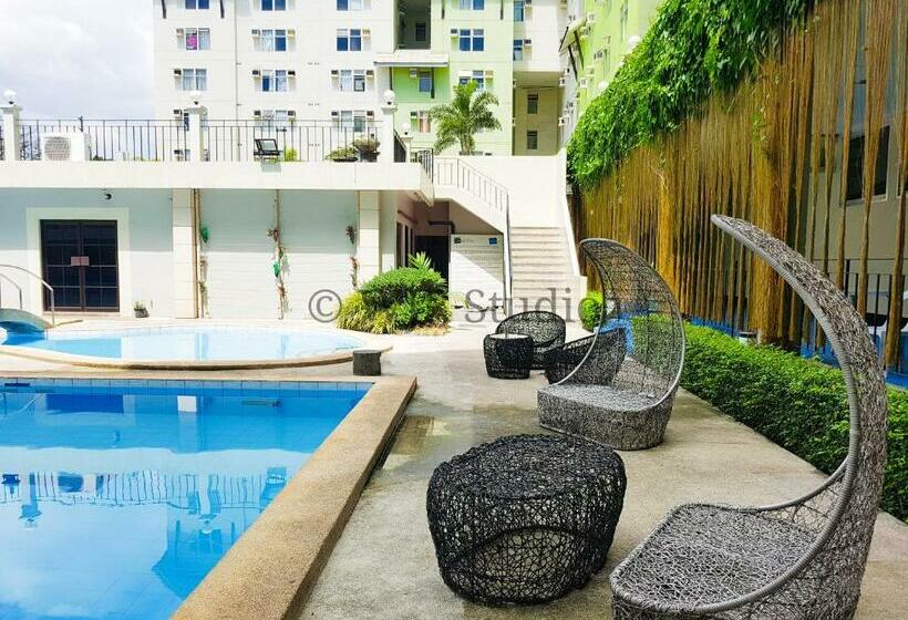 Centropolis Queen Bed Suite  Modern Posh Style