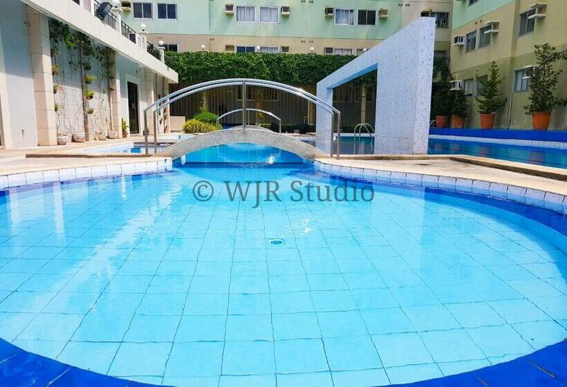 Centropolis Queen Bed Suite  Modern Posh Style