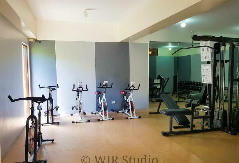 Centropolis Queen Bed Suite  Modern Posh Style