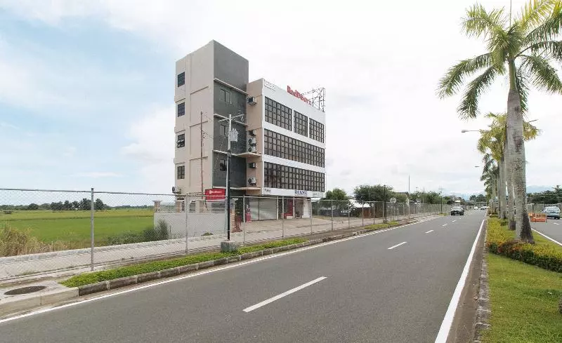 ホテル Reddoorz Near Iloilo International Airport