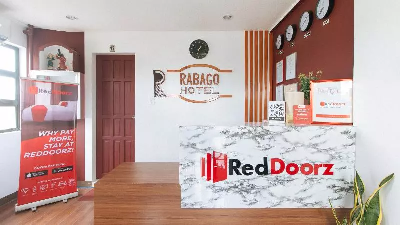 ホテル Reddoorz Near Iloilo International Airport