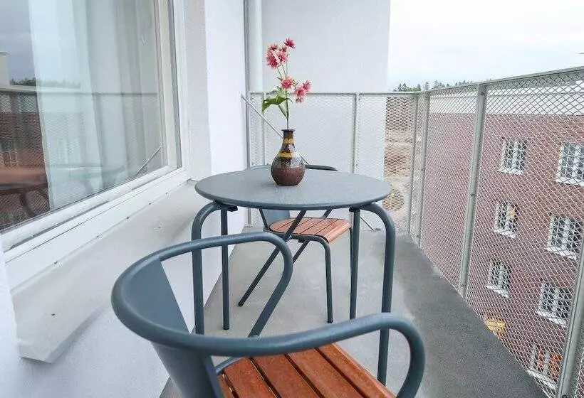 Luxury Business Studio Apartment   Garden View