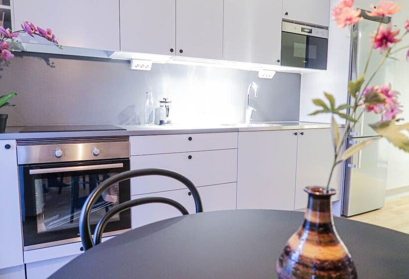 Luxury Business Studio Apartment Garden View