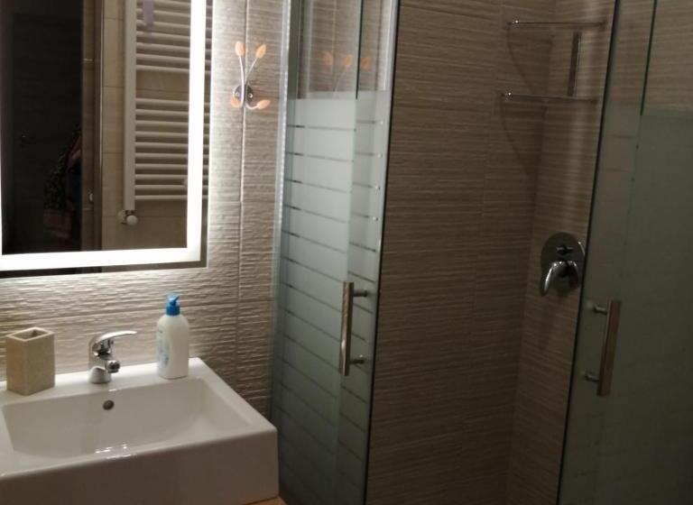 膳宿费 Ivana Home