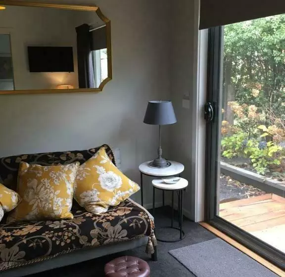 ベッドアンドブレックファースト A Meadow