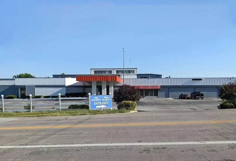 ホテル Baymont By Wyndham Hannibal