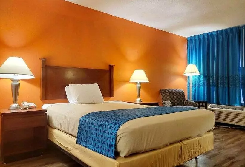 ホテル Baymont By Wyndham Hannibal